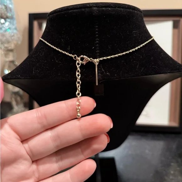 Kendra Scott Kiri Necklace in Gold Slate Cats Eye - Picture 5 of 6